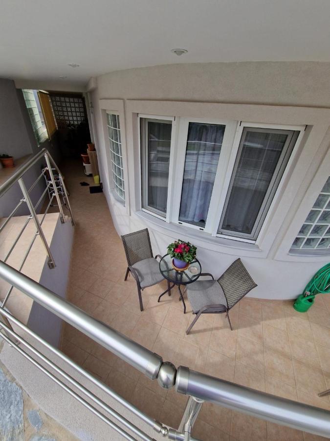 Lirika'S Airport House Daire Artemida  Dış mekan fotoğraf
